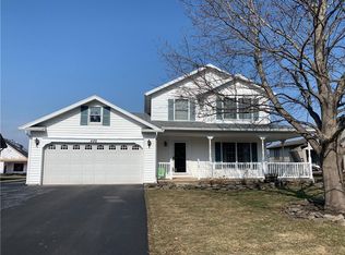 486 Crosby Ln, Rochester, NY 14612