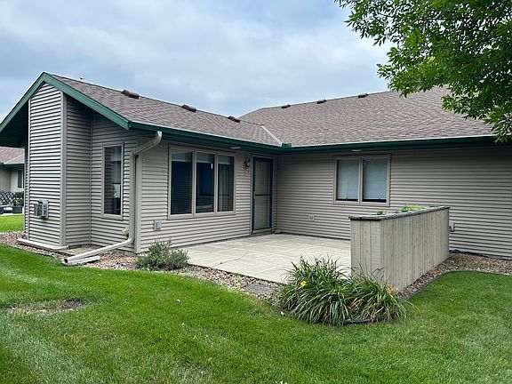 3rd image of 2404 10th St SW