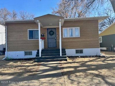 529 6th St W, Dickinson, ND, 58601