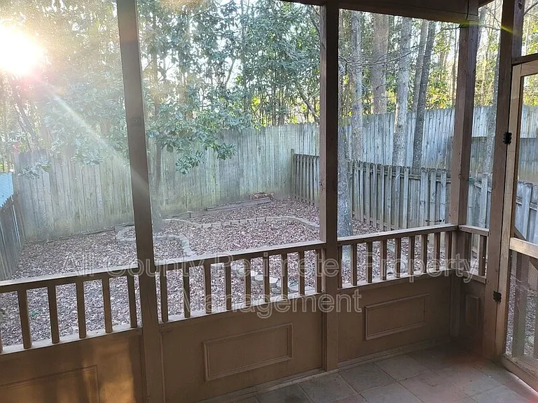 3758 Meadow Creek Dr — Photo 10