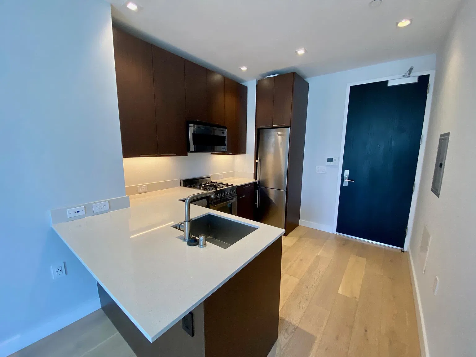 1 bed, $3,595 — Photo 2