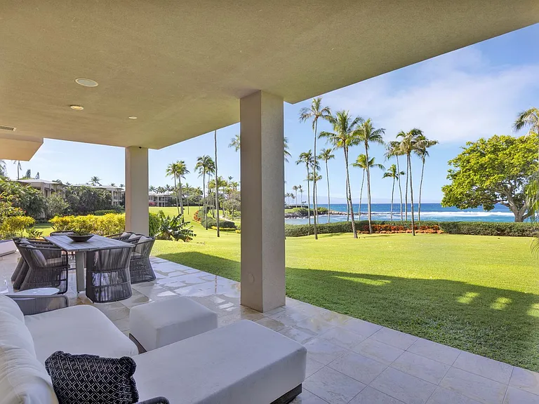 33 Coconut Grove Ln — Photo 2