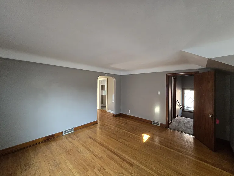 9657 E Outer Dr #1 — Photo 20