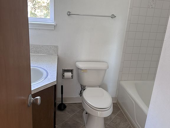 5th image of 3635 14th Ave W