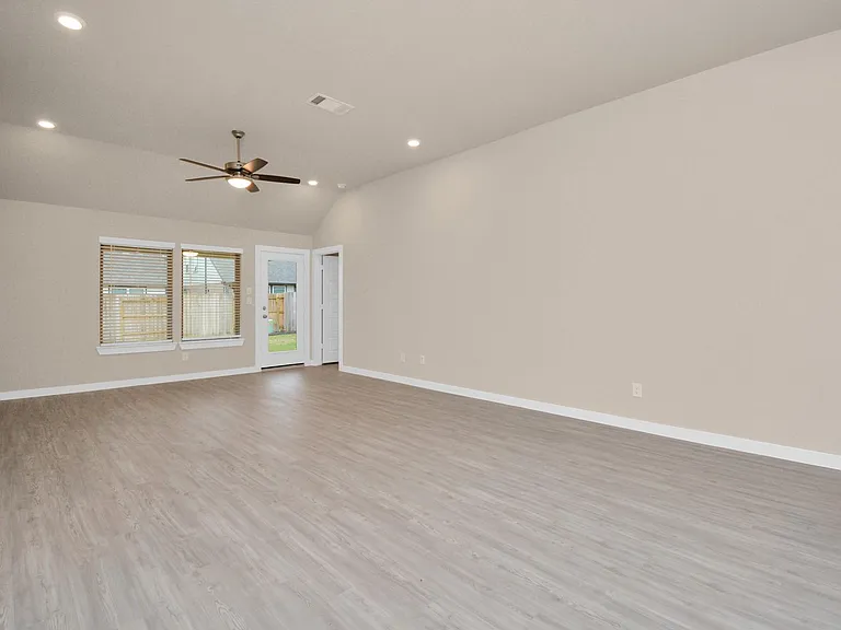 2734 San Bernard Dr — Photo 15