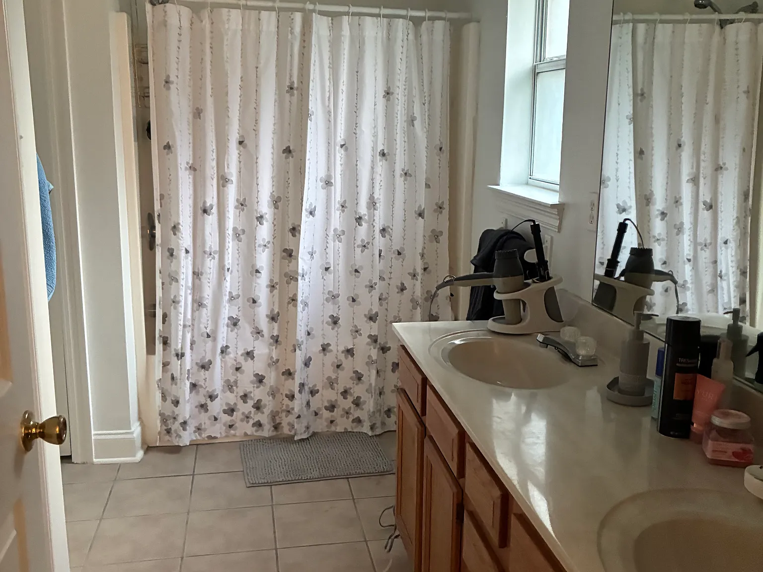 2 bed, 1300 sqft, $1,450 — Photo 1