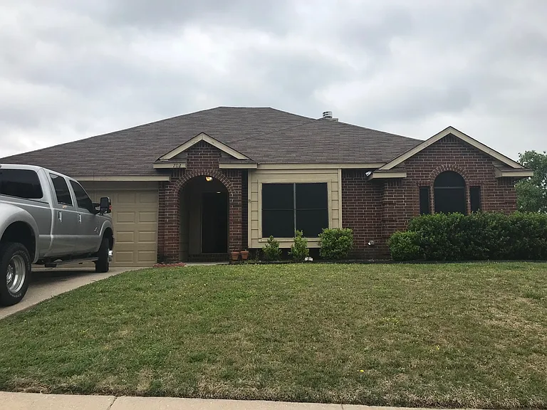 702 Long Hill Ct — Photo 3