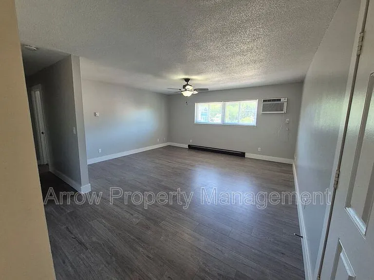 218 Park Ave #5 — Photo 2
