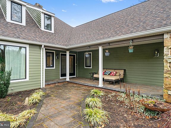2nd image of 706 Haldane Dr