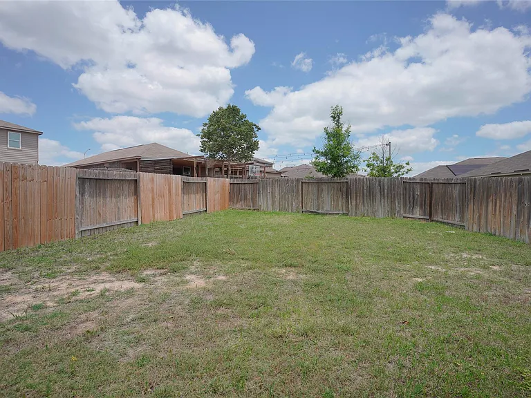 19808 Grover Cleveland Way — Photo 17