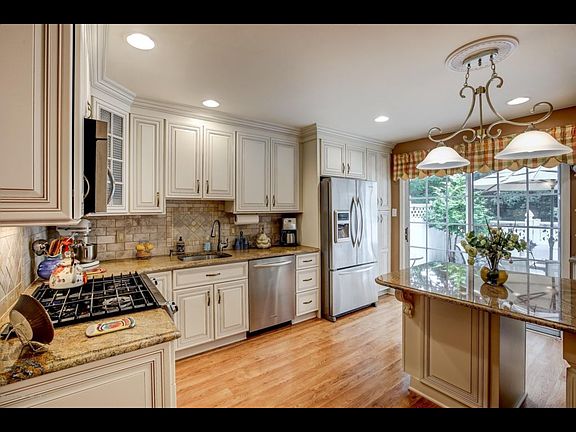 2nd image of 113 Tarpon Dr