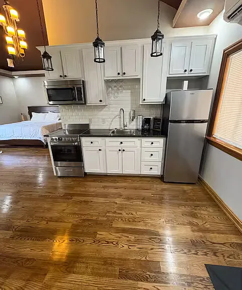 335 N Peachtree Ave #3COMMERCIAL — Photo 2