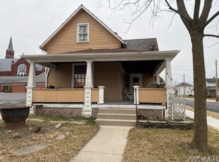312 S Blackhoof St, Wapakoneta, OH 45895