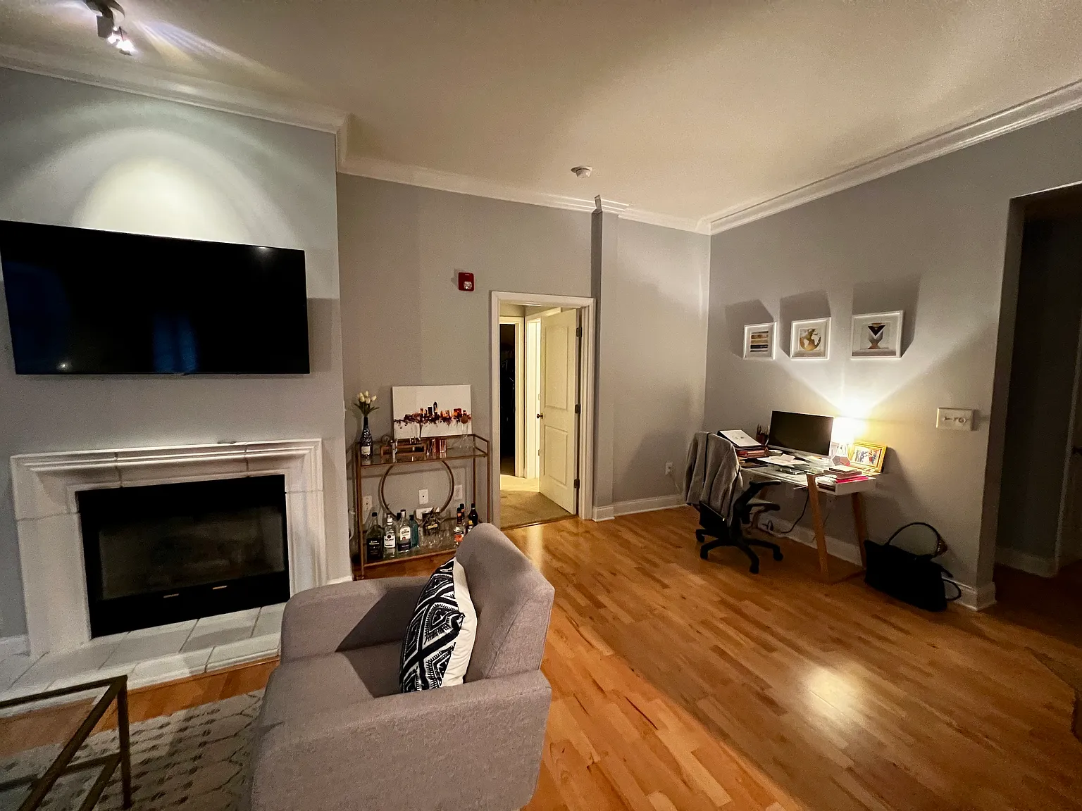 1 bed, 1.5 bath, 962 sqft, $1,900 — Photo 3