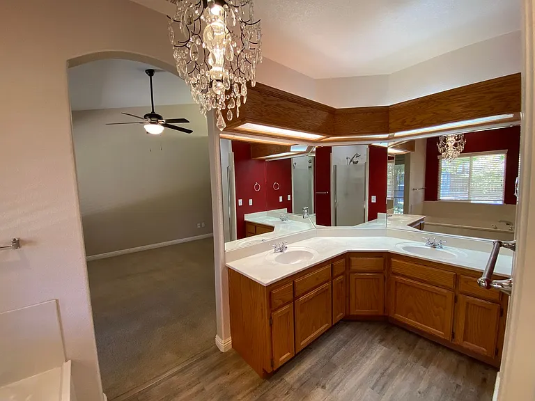 2643 W Oakridge Ave — Photo 17