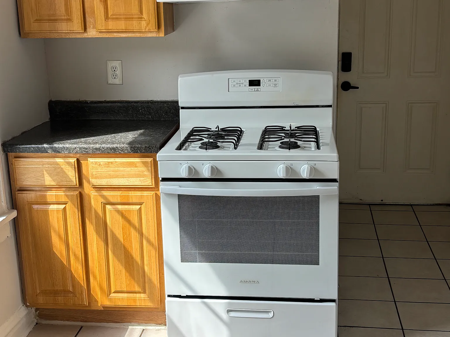 1 bed, $1,300 — Photo 3