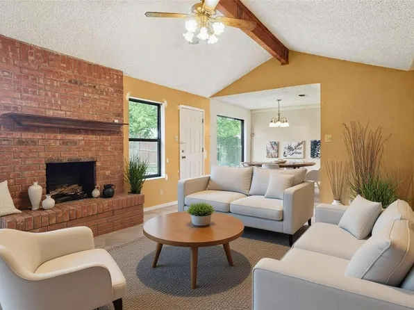 513 Casa Linda St, Joshua, TX 76058