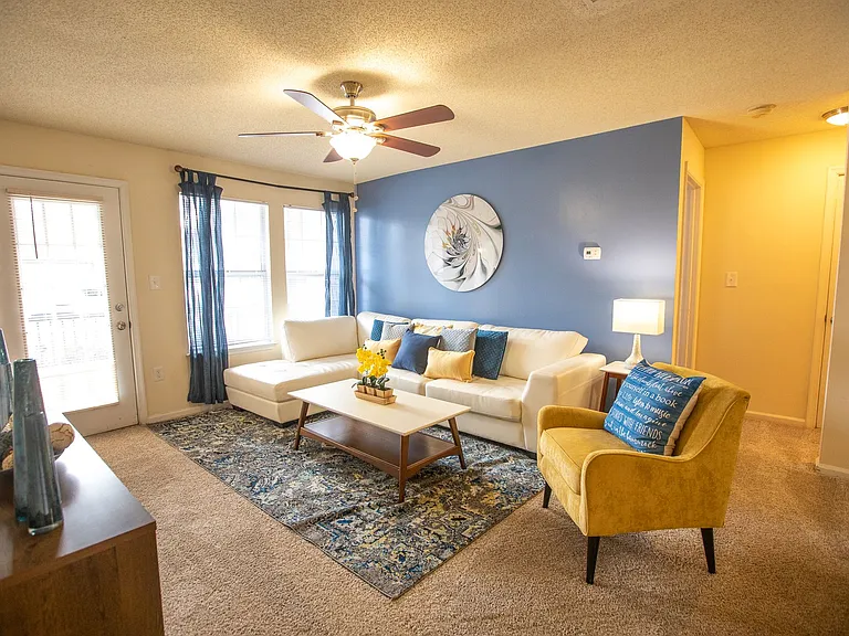 Woodbriar Apartment Homes — Photo 31