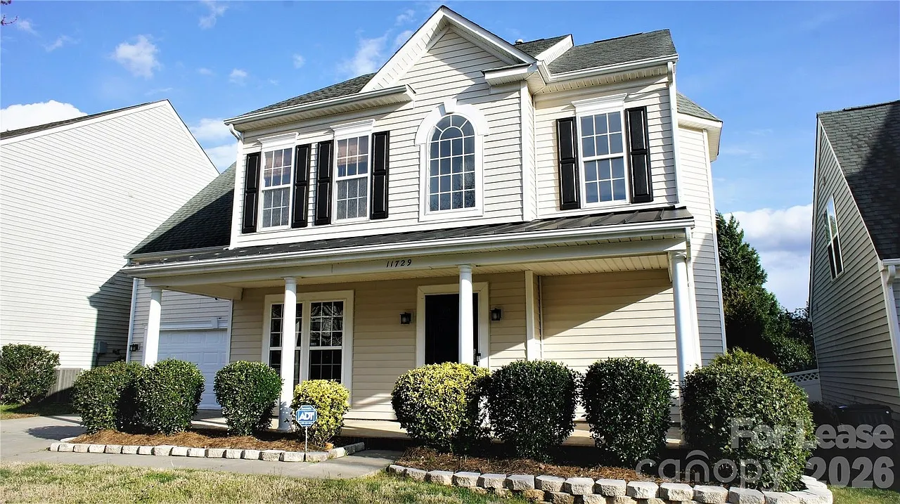 3 bed, 2.5 bath, 2452 sqft, $2,600 — Photo 1