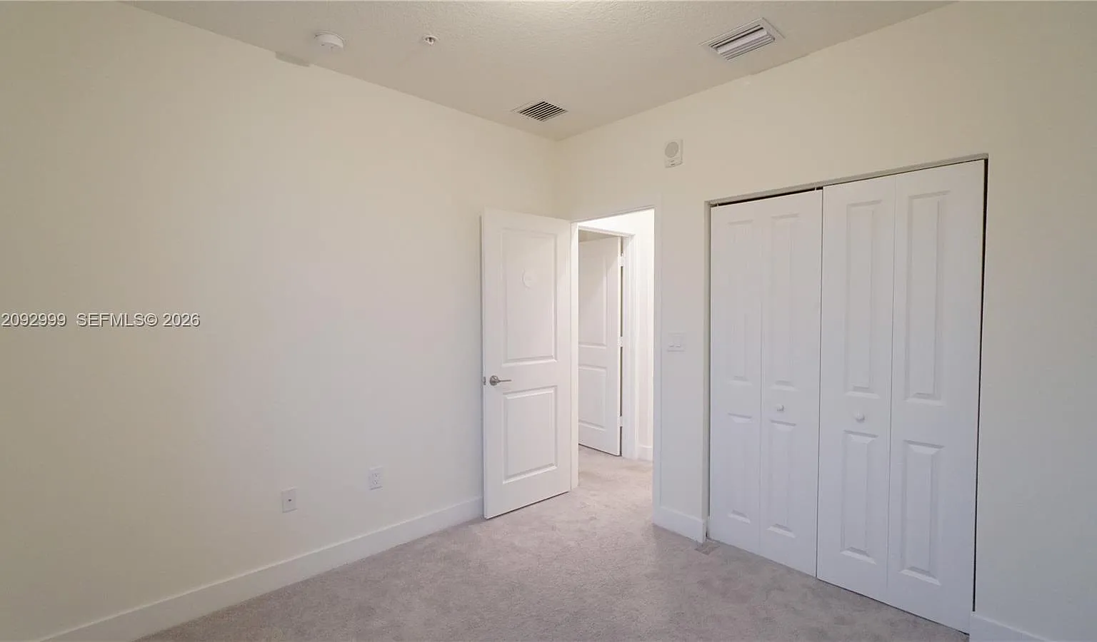3 bed, 2.5 bath, 1315 sqft, $3,300 — Photo 3