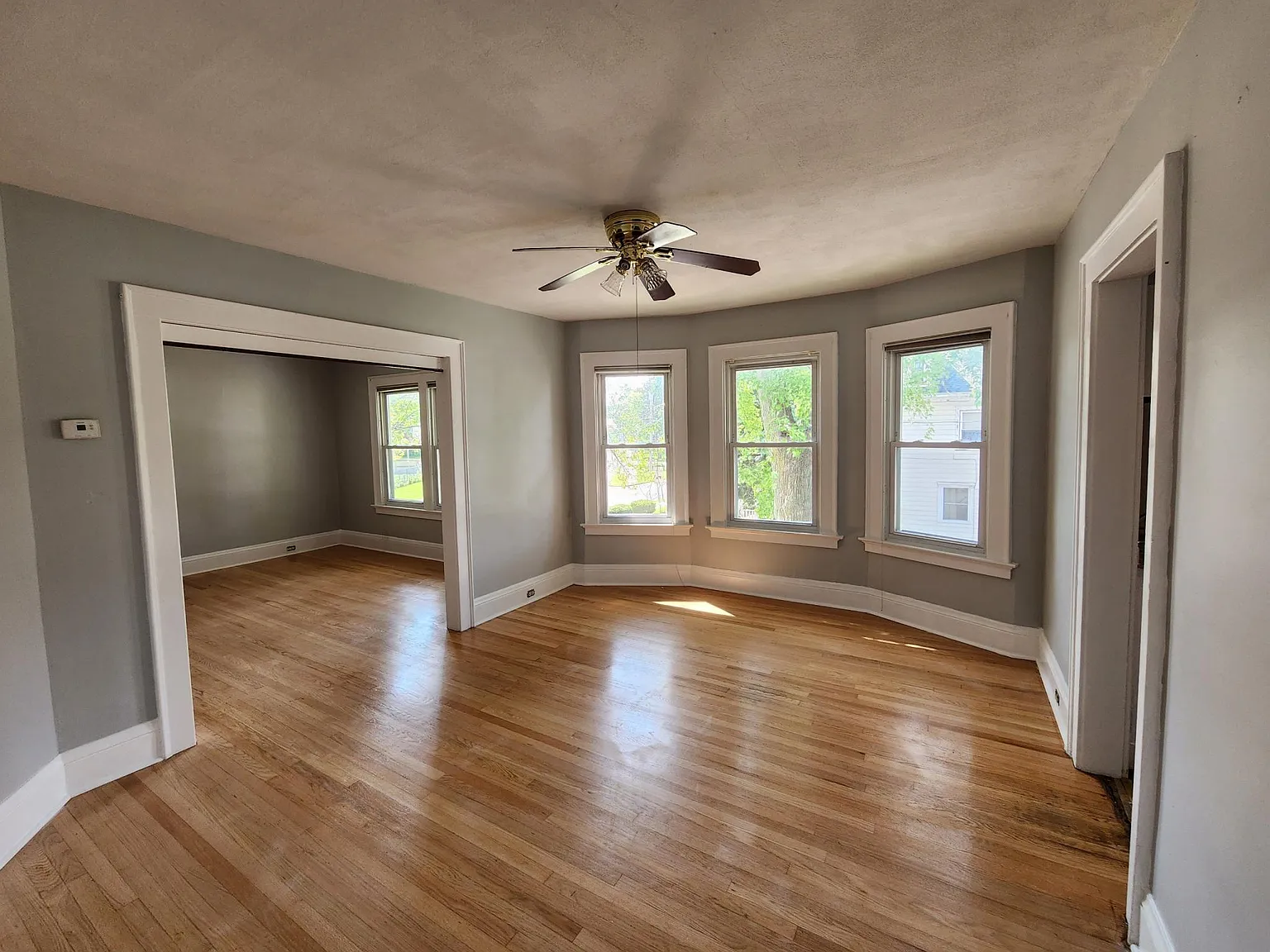 3 bed, $1,350 — Photo 1