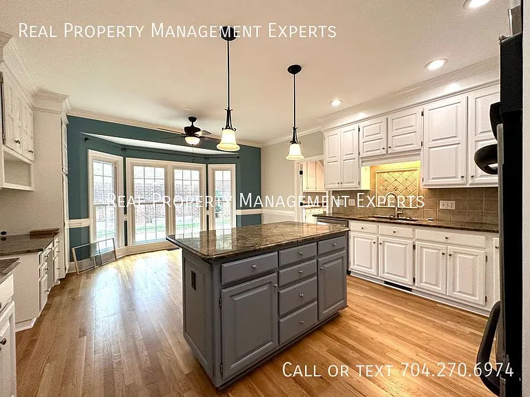 640 Barington Pl — Photo 4