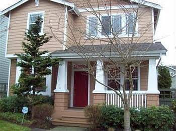 2nd image of 557 Chelan Pl NE
