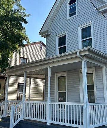 5th image of 908 N High St