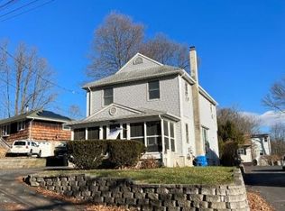 6 Dublin Hill Rd, Lake Hopatcong, NJ 07849