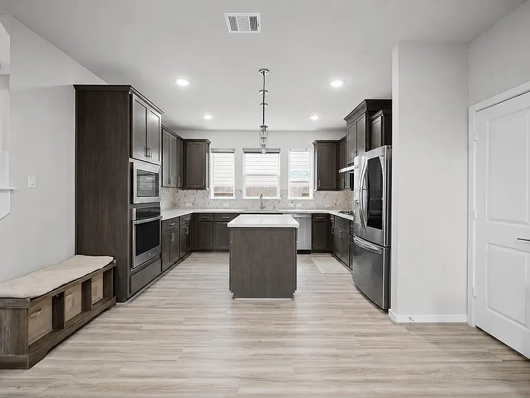 8442 Harrington Grove Trl — Photo 5