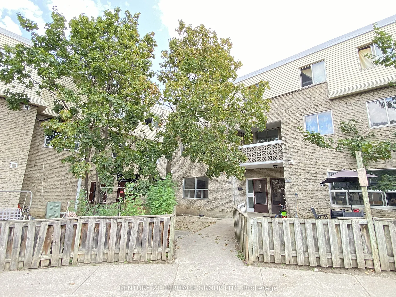 3 bed, $3,199 — Photo 2