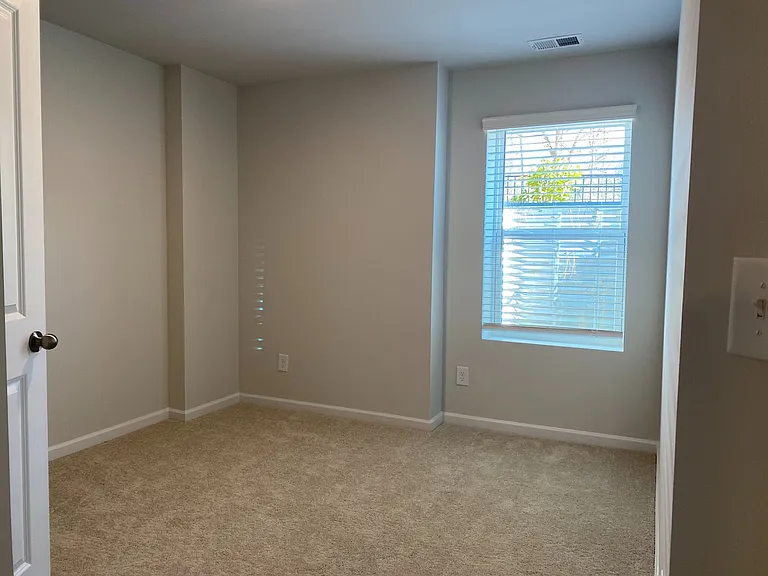 2227 Statesville Ave — Photo 29