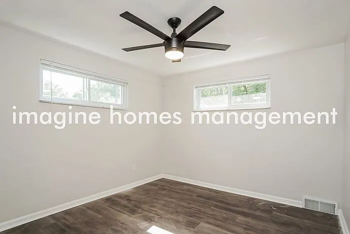 230 Noel Dr — Photo 9