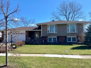4145 Winston Dr, Hoffman Estates, IL 60192