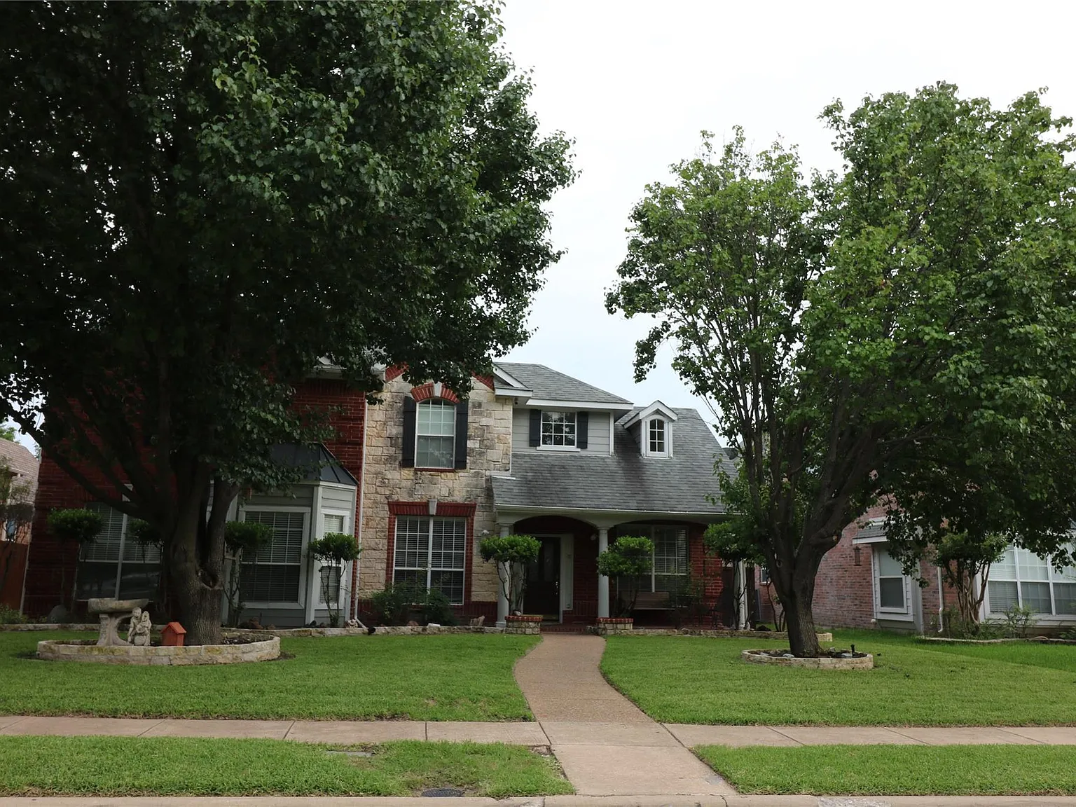 4 bed, 3609 sqft, $2,995 — Photo 2