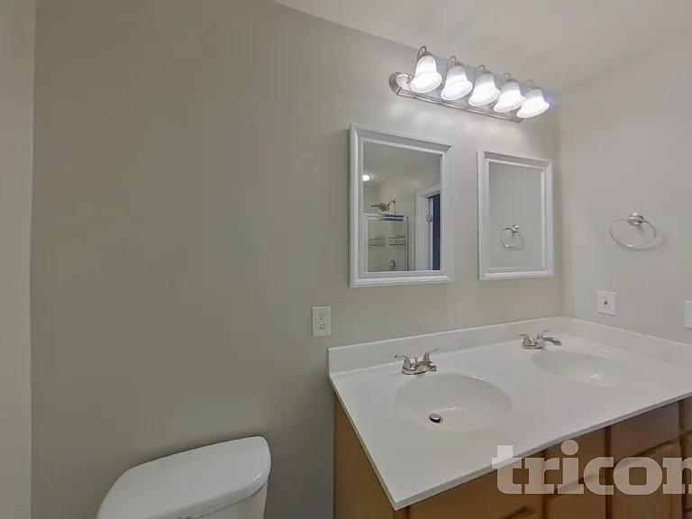 246 Bridgeport Rd — Photo 9