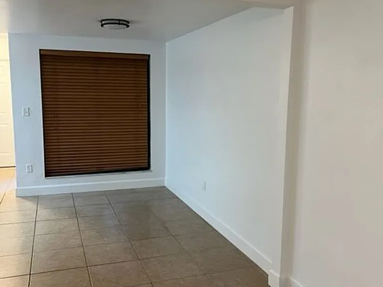 5745 SW 10th Pl — Photo 9