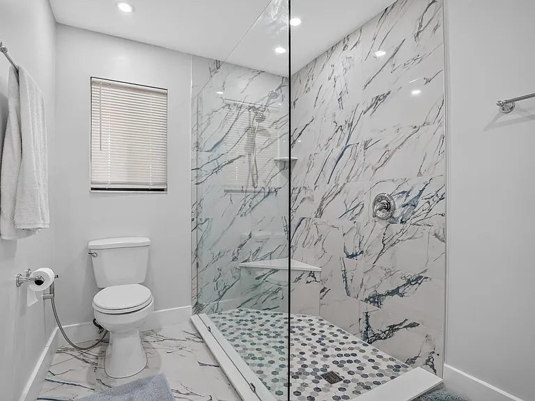 65 Pelican Pointe Dr #2030 — Photo 34