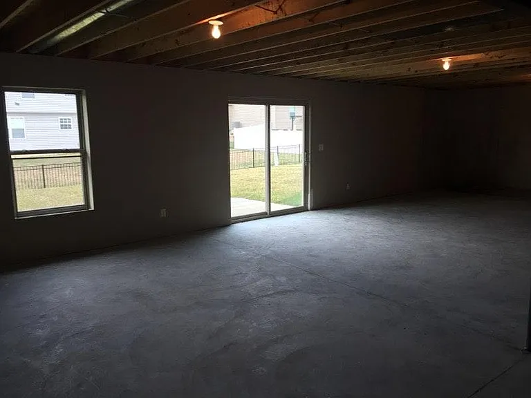 514 Sceptre Dr — Photo 21