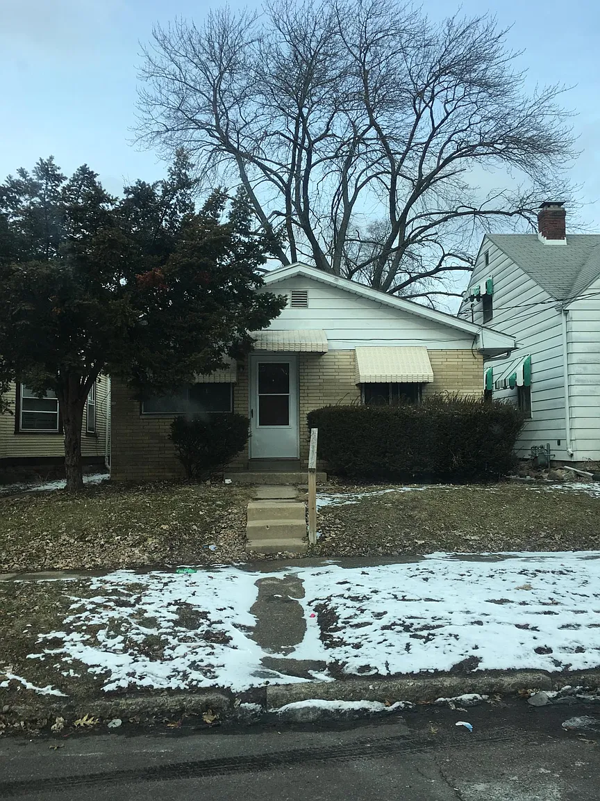 903 W Macqueen Ave photo 1
