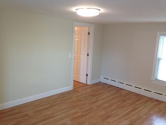 5th image of 169 Webster Ave #1