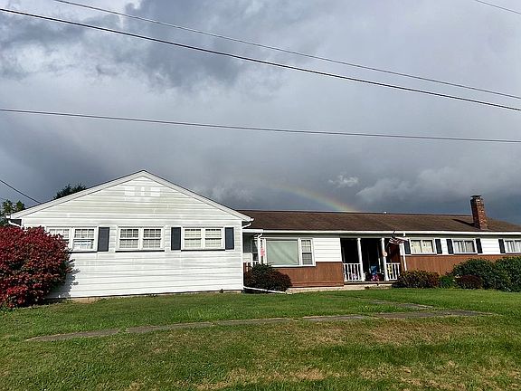 2nd image of 305 Gilfillan St