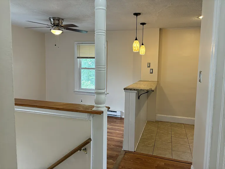 2253 Mount Carmel Ave — Photo 4
