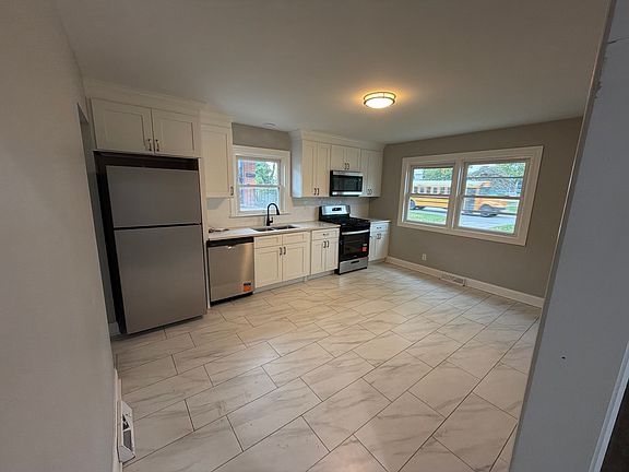 5th image of 15031 Cottage Grove Ave