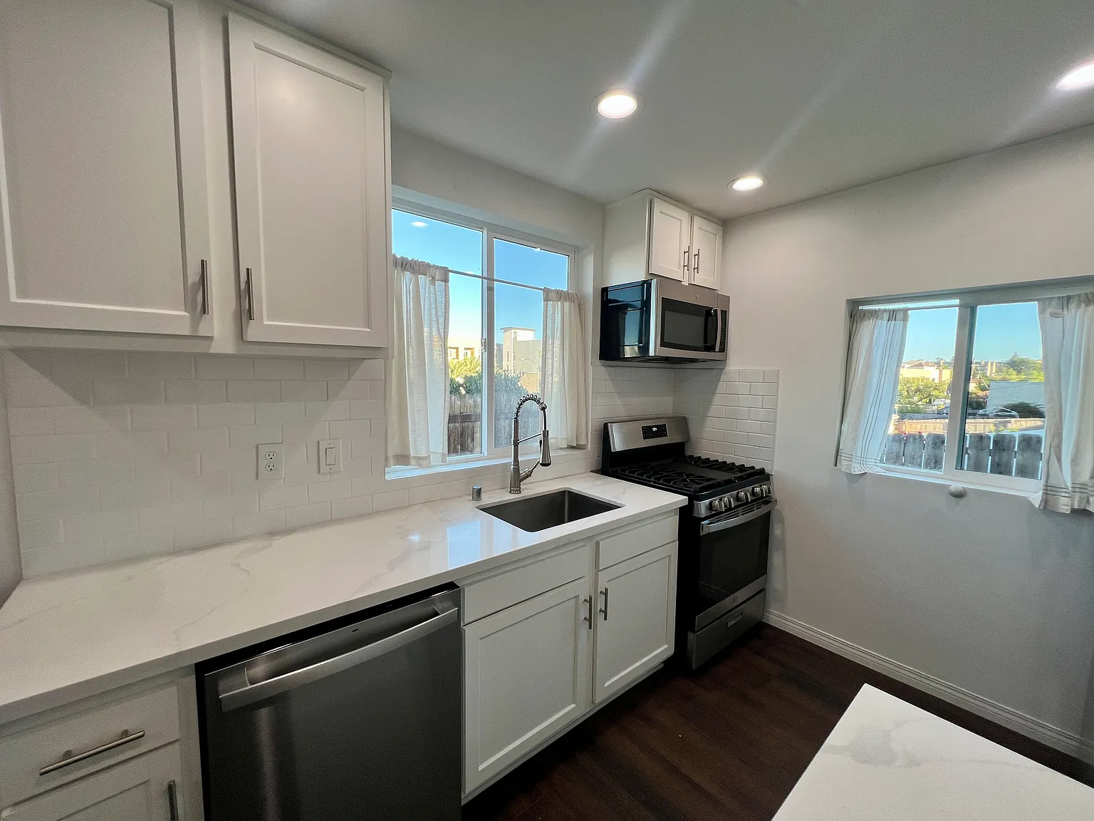 4954 Baltimore Dr — Photo 2