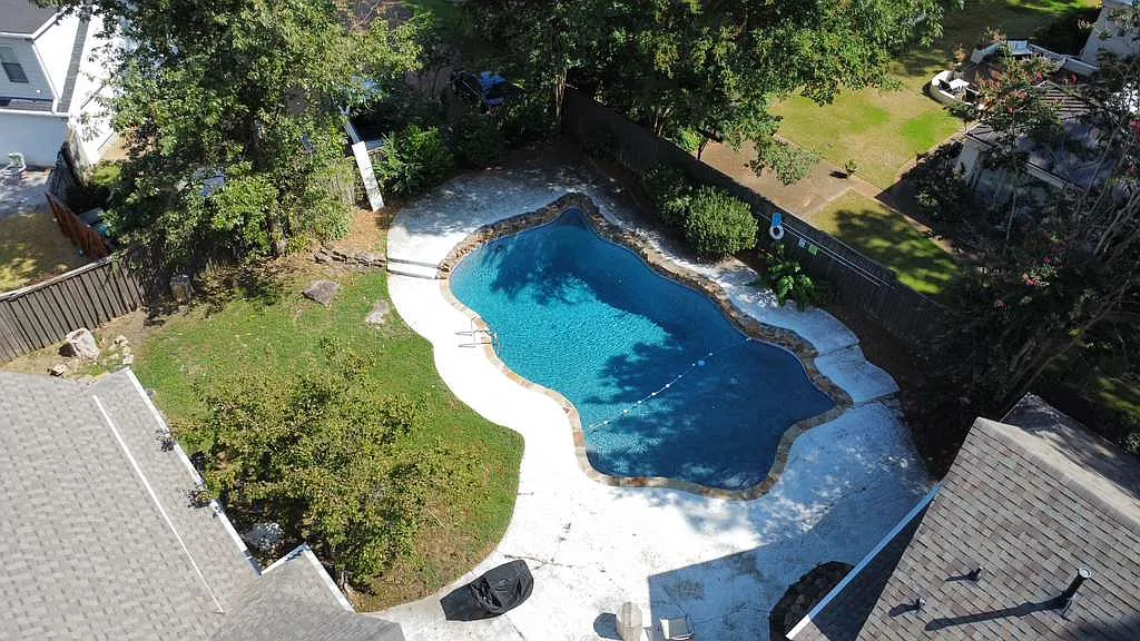 6 bed, 3.5 bath, 5600 sqft, $12,950 — Photo 2