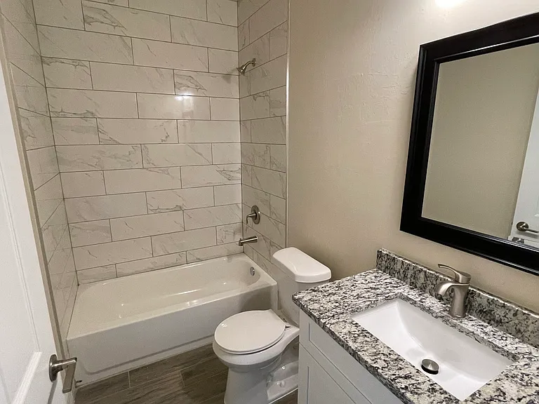 5025 Leonard Blvd S — Photo 11