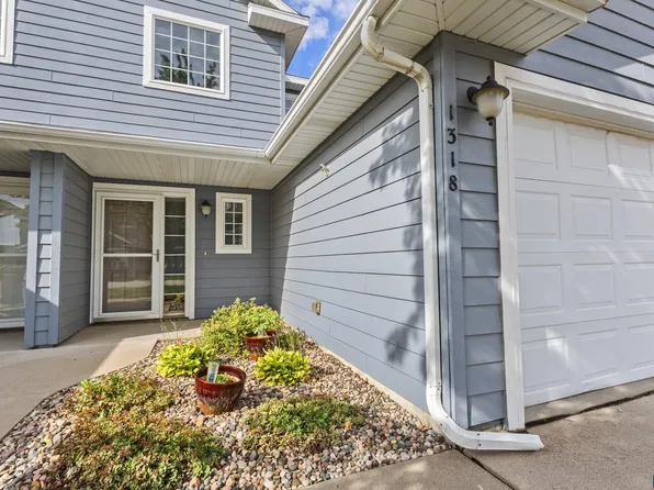 1318 N Fir Pl, Sioux Falls, SD 57107