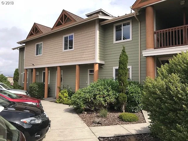 2 bed, 2.5 bath, 1233 sqft, $1,800 — Photo 2