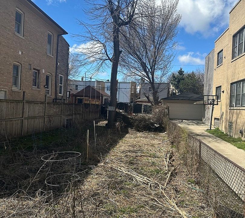 2nd image of 2426 N Lowell Ave
